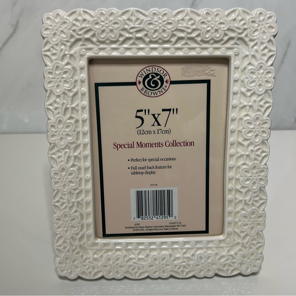 WINDSOR BROWNE SPECIAL MOMENTS CERAMIC FRAME